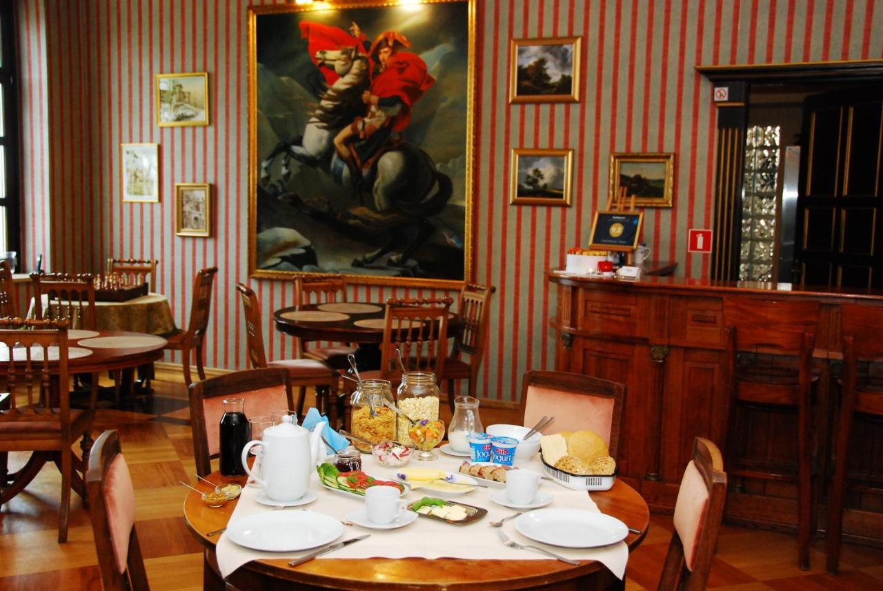 Palac W Malkowie Warta Buitenkant foto